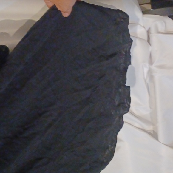 A&I Black crochet trim tunic, XL - Picture 4 of 8